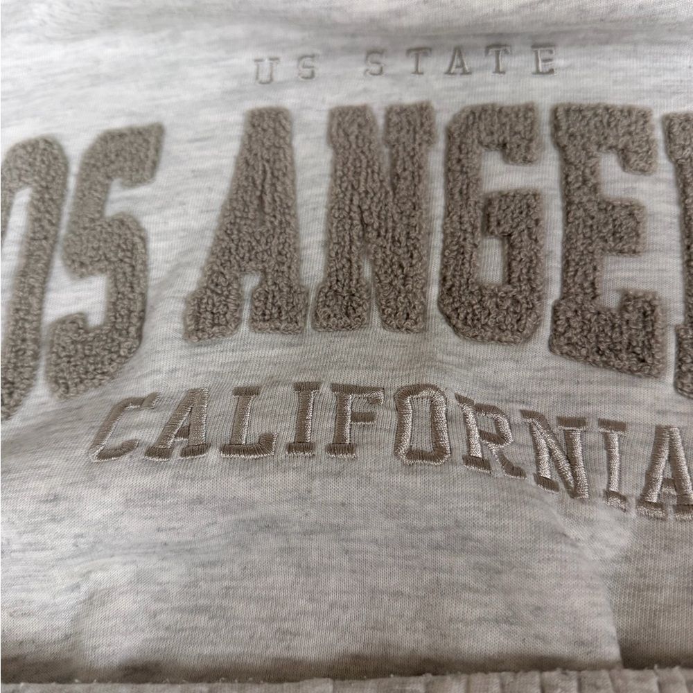 Los Angeles California Embroidered Sweatshirt & Pants Set - Light Gray Taupe